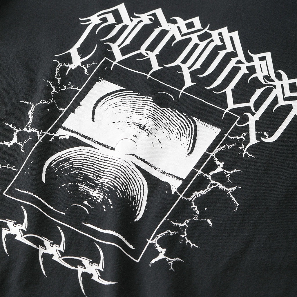 FORMER | FRACTURE CRUX SHORT SLEEVE TEE. BLACK