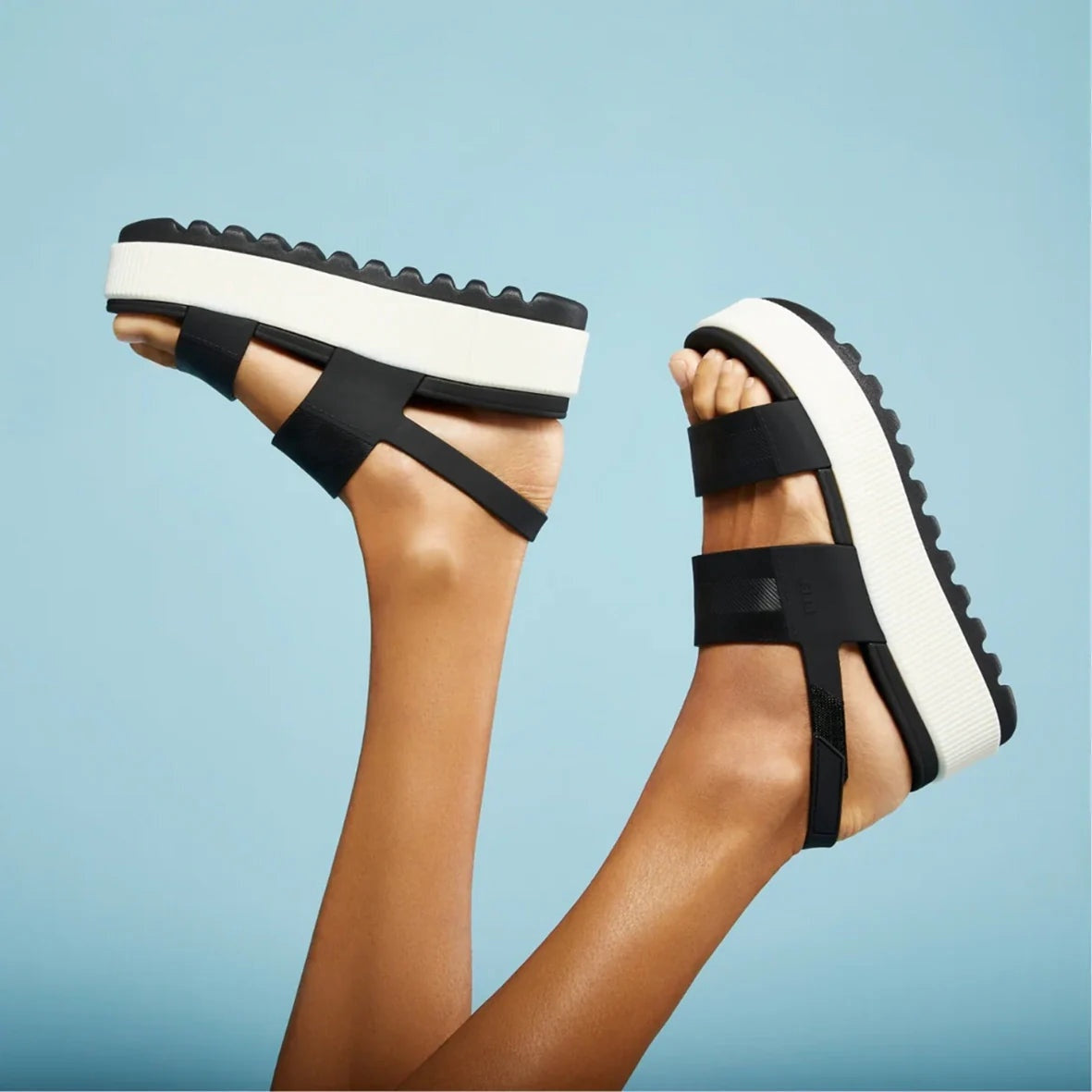 REEF | LADIES WATER VISTA HIGHER  SANDALS . BLACK VINTAGE
